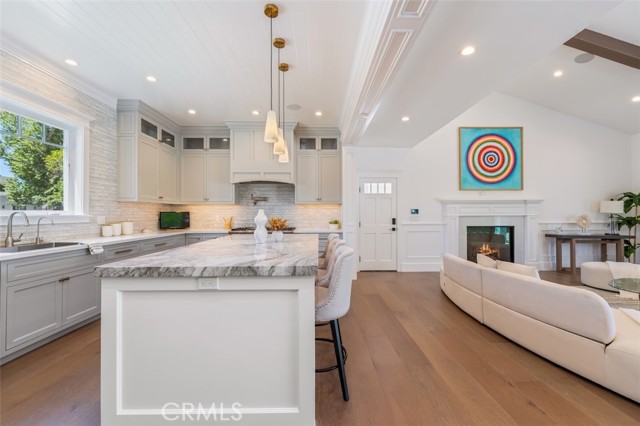 Detail Gallery Image 11 of 59 For 20701 Dumont St, Woodland Hills,  CA 91364 - 8 Beds | 9 Baths