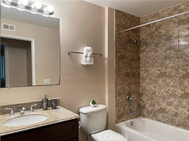 22042 Caminito Vino, Laguna Hills CA: https://media.crmls.org/medias/dd790bc5-7fda-4fc8-a33a-60e4cf434810.jpg