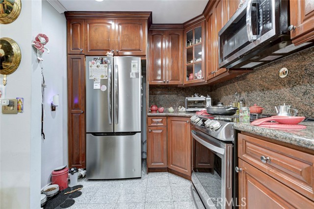 Detail Gallery Image 14 of 35 For 1401 Valley View #206,  Glendale,  CA 91202 - 2 Beds | 2 Baths