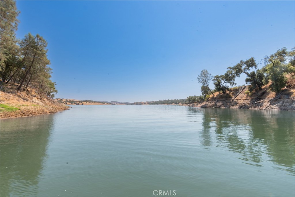 https://media.crmls.org/medias/dd7974d3-dd5a-40f3-b6f6-bcc37788ce9a.jpg?preset=X-Large