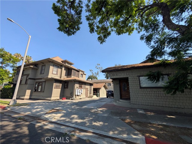 Detail Gallery Image 5 of 5 For 408 E Del Mar Bld, Pasadena,  CA 91101 - 2 Beds | 1 Baths