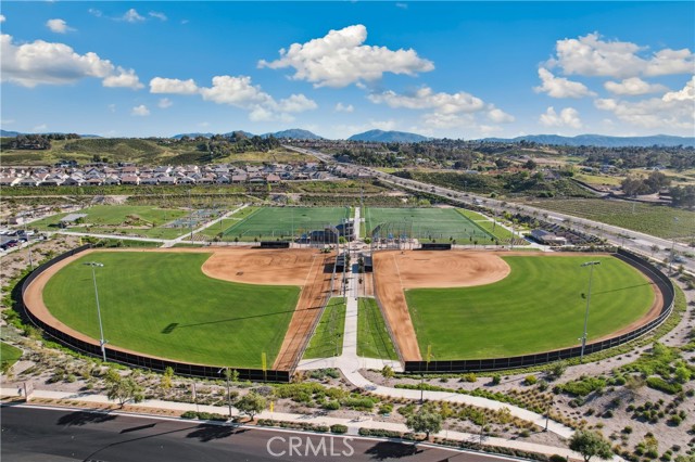 Detail Gallery Image 34 of 38 For 32691 Brunello Way, Temecula,  CA 92591 - 4 Beds | 3 Baths