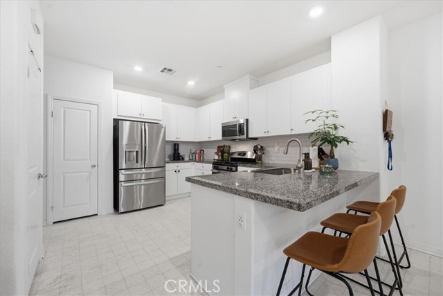 Detail Gallery Image 5 of 33 For 15952 Lasselle St #3,  Moreno Valley,  CA 92551 - 3 Beds | 2/1 Baths