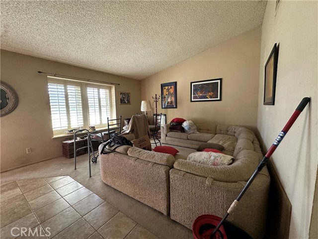 Detail Gallery Image 5 of 13 For 25548 Margaret Ave, Moreno Valley,  CA 92551 - 3 Beds | 2 Baths