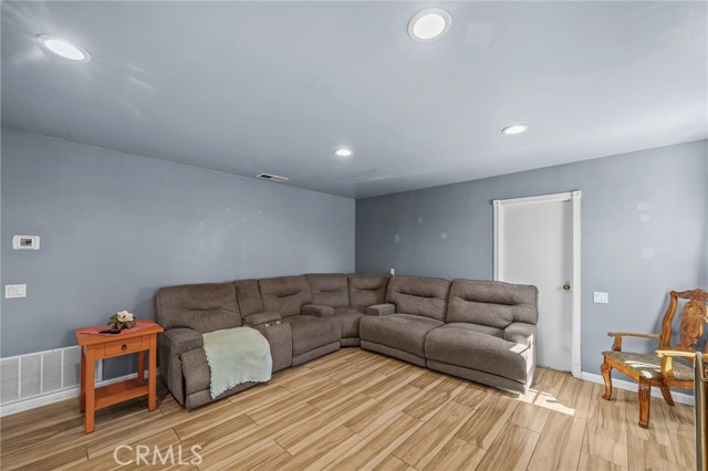 820 Cozy Court, Fallbrook CA: https://media.crmls.org/medias/dd7c36ec-52bb-4c9a-8b7d-a22ba34cfb63.jpg