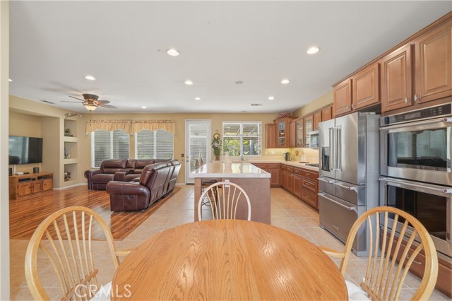 Detail Gallery Image 10 of 67 For 28245 Little Lake Ct, Menifee,  CA 92585 - 4 Beds | 3/1 Baths