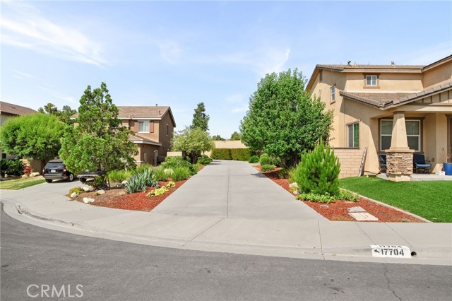 Detail Gallery Image 4 of 41 For 17704 Anise Dr, San Bernardino,  CA 92407 - 4 Beds | 2/1 Baths