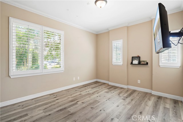 29123 Black Pine Way, Saugus CA: https://media.crmls.org/medias/dd7cf990-ba91-4cc1-8b13-b97c7d0df03e.jpg