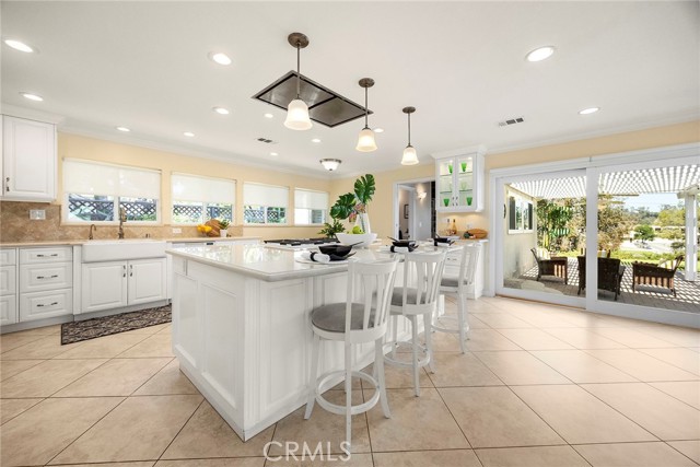 1016 N Highland Avenue, Fullerton CA: https://media.crmls.org/medias/dd7d0bc0-e9d7-4729-a33f-b421e0db584b.jpg