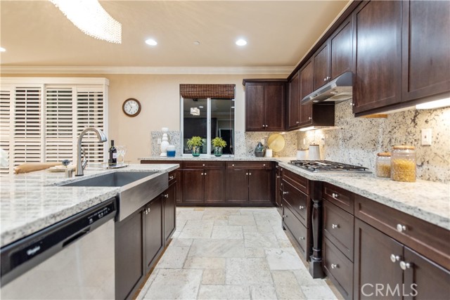 Detail Gallery Image 3 of 37 For 3 Silver Spruce Ct, Lake Forest,  CA 92630 - 5 Beds | 4 Baths