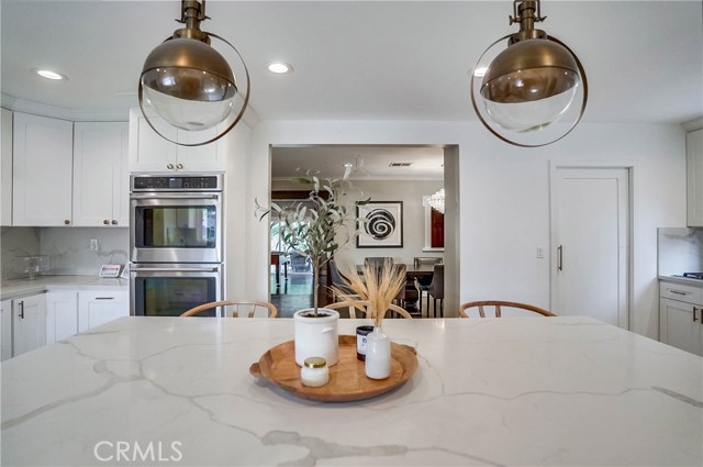 12415 Killion Street, Valley Village CA: https://media.crmls.org/medias/dd7d4f4b-56dd-4c88-ab37-d9fe8884628d.jpg