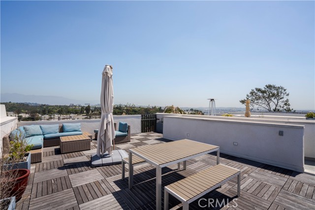 1029 White Knoll Drive, Los Angeles CA: https://media.crmls.org/medias/dd7d708d-dc5f-4e91-9aab-6d86aa2c8c16.jpg