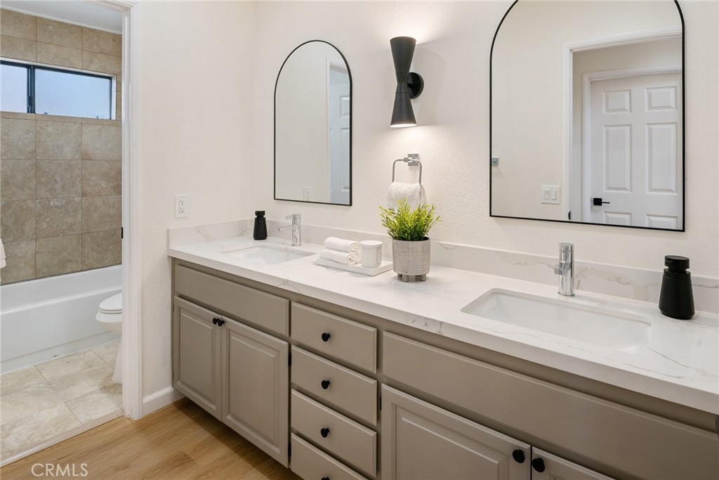 MLS #WS25241279 image #37