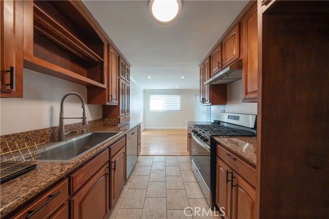 Detail Gallery Image 16 of 28 For 310 N Jackson St #104,  Glendale,  CA 91206 - 2 Beds | 2 Baths