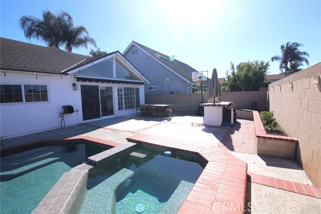 4393 Via Majorca, Cypress CA: https://media.crmls.org/medias/dd7f7429-82a3-4351-8d72-4fb2c748a316.jpg
