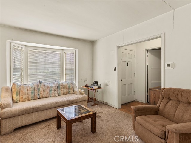 Detail Gallery Image 15 of 46 For 441 Dartmouth Rd, Burbank,  CA 91504 - 3 Beds | 2 Baths