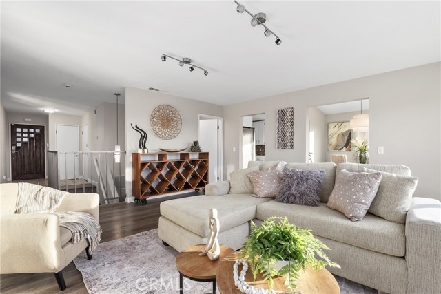 Detail Gallery Image 9 of 42 For 1393 N Avenue 57, Los Angeles,  CA 90042 - 3 Beds | 3 Baths