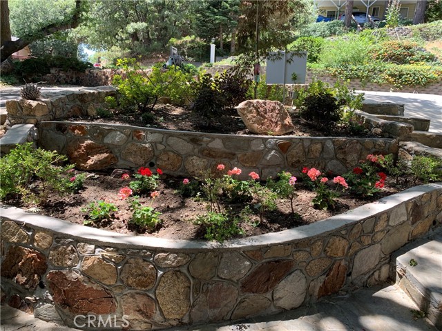 2461 Spring Oak Drive, Running Springs CA: https://media.crmls.org/medias/dd816ce3-bdaf-47b9-8703-82e0f00091d9.jpg