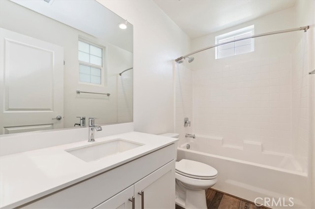 13893 La Pradera Way, Eastvale CA: https://media.crmls.org/medias/dd819bd7-3623-4a31-8745-119f2092e946.jpg