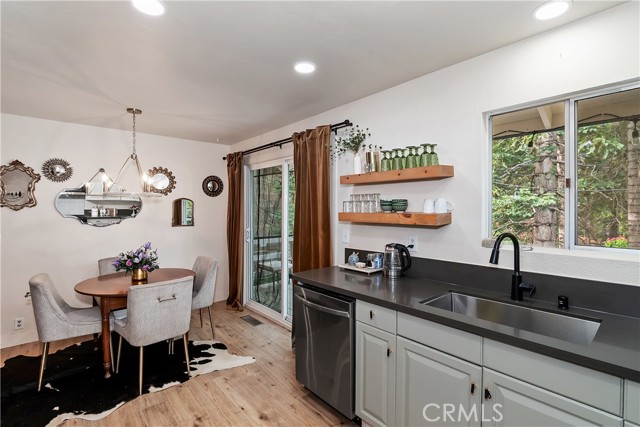 Detail Gallery Image 15 of 53 For 696 Rose, Twin Peaks,  CA 92391 - 4 Beds | 2 Baths