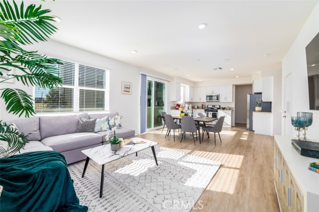 Detail Gallery Image 3 of 46 For 11037 Serene Dr, Rancho Cucamonga,  CA 91730 - 4 Beds | 2/2 Baths