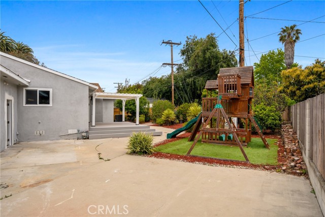 11338 Stevens Avenue, Culver City CA: https://media.crmls.org/medias/dd822aea-935d-4cee-b79c-a6d4a7679843.jpg