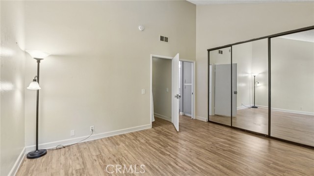 Image 21 of 29 For 6816 Alondra Boulevard 43