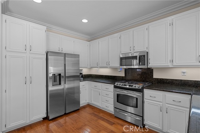 19711 Koji Court, Canyon Country CA: https://media.crmls.org/medias/dd824e6e-64ed-4d13-bcb4-3d939a030a0d.jpg
