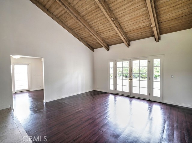 912 Brightstone Court, Westlake Village CA: https://media.crmls.org/medias/dd827f60-3d14-4cb0-9aab-e1b508d89102.jpg