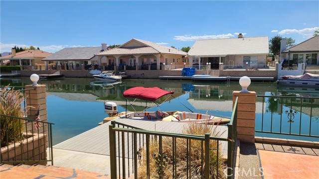 14279 Galleon Lane, Helendale CA: https://media.crmls.org/medias/dd82c017-0b14-492e-a5f5-85556985020a.jpg