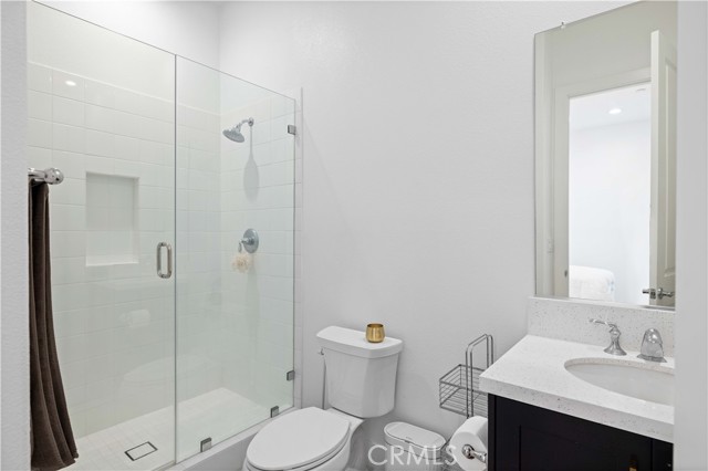 Detail Gallery Image 16 of 46 For 20644 W Deer Grass Ct, Porter Ranch,  CA 91326 - 5 Beds | 5/1 Baths