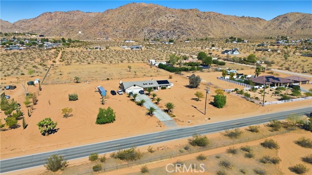 Detail Gallery Image 17 of 22 For 24030 Cahuilla Rd, Apple Valley,  CA 92307 - 4 Beds | 3 Baths