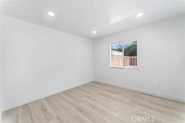 Detail Gallery Image 7 of 41 For 12670 Glenoaks Bld, Sylmar,  CA 91342 - 3 Beds | 2 Baths