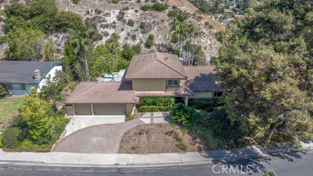851 Misty Isle Drive, Glendale CA: https://media.crmls.org/medias/dd84541a-0819-4b42-8b68-ea8cdc7a4d78.jpg