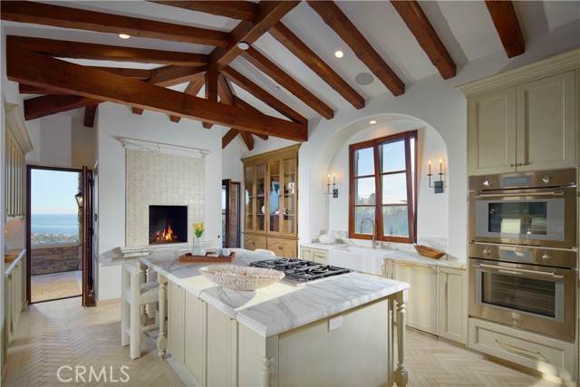 Detail Gallery Image 7 of 42 For 1302 Skyline Dr, Laguna Beach,  CA 92651 - 4 Beds | 4/1 Baths