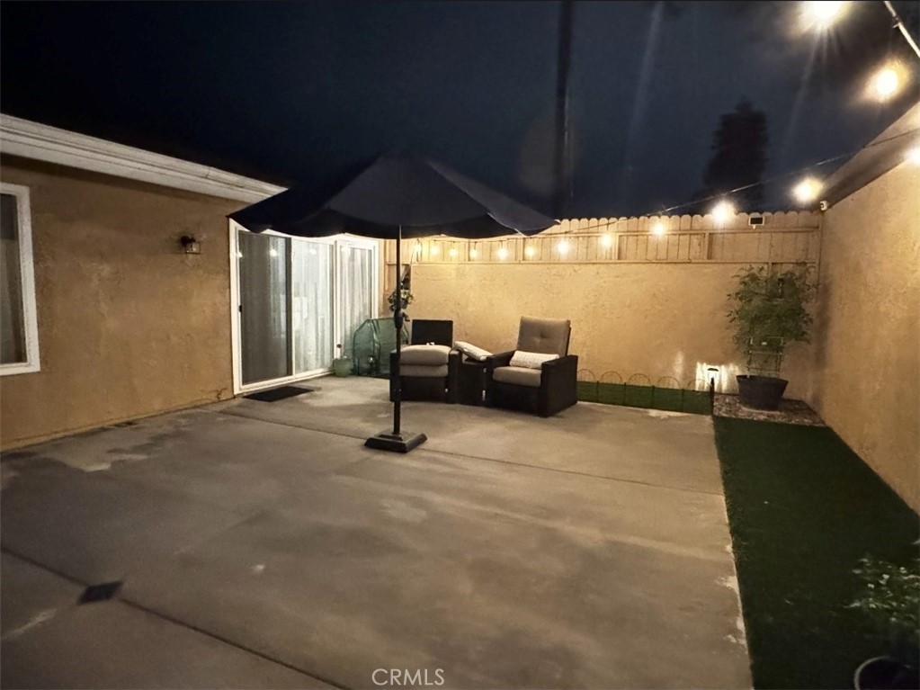 https://media.crmls.org/medias/dd85289c-2927-4e85-9cae-b1ac4aaccd8d.jpg?preset=X-Large