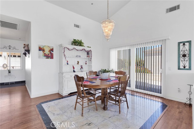 Detail Gallery Image 10 of 62 For 12546 Autumn Leaves Ave, Victorville,  CA 92395 - 5 Beds | 3/1 Baths