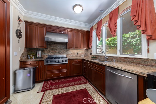 22883 Canyon View Road, Diamond Bar CA: https://media.crmls.org/medias/dd85ca51-45cd-448c-8ec3-19bc9a92a331.jpg