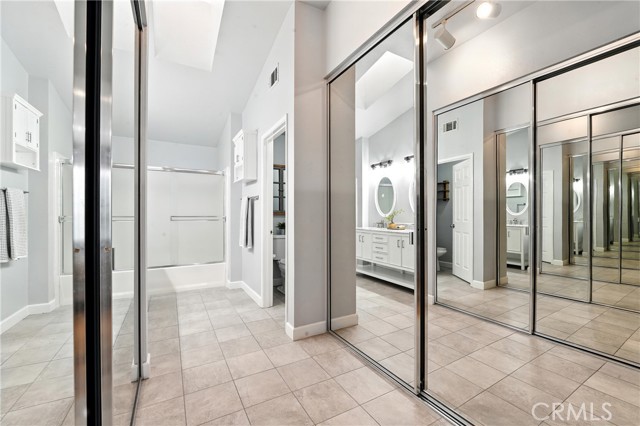 5 Pappagallo, Aliso Viejo CA: https://media.crmls.org/medias/dd85e31a-880e-4db2-911e-71fd1b7e55a8.jpg