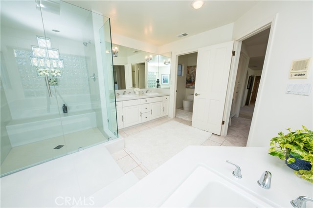 1021 Avenue D, Redondo Beach, California 90277, 4 Bedrooms Bedrooms, ,2 BathroomsBathrooms,Residential,For Sale,Avenue D,SB26098756