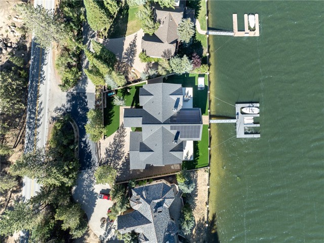 Detail Gallery Image 38 of 42 For 39055 N Shore Dr, Fawnskin,  CA 92333 - 6 Beds | 6/1 Baths