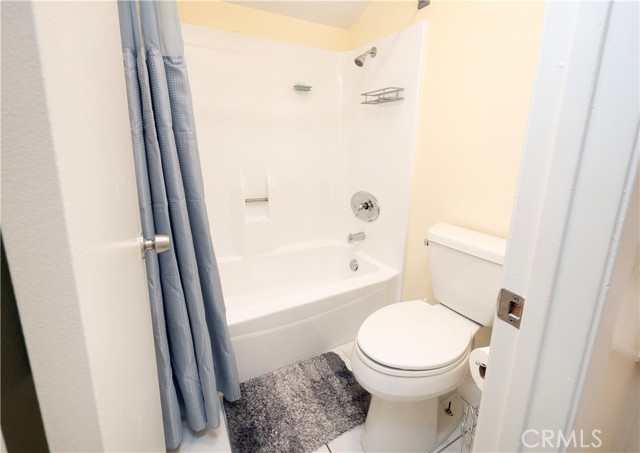 Detail Gallery Image 23 of 39 For 1931 E Yale St, Ontario,  CA 91764 - 3 Beds | 2/1 Baths