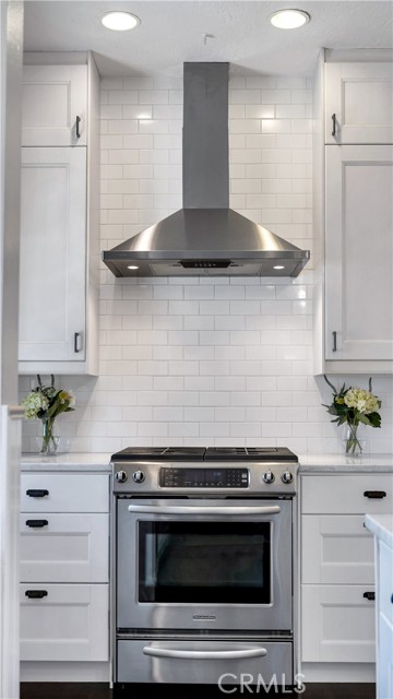 Detail Gallery Image 24 of 69 For 2042 N Ross St, Santa Ana,  CA 92706 - 3 Beds | 2/1 Baths