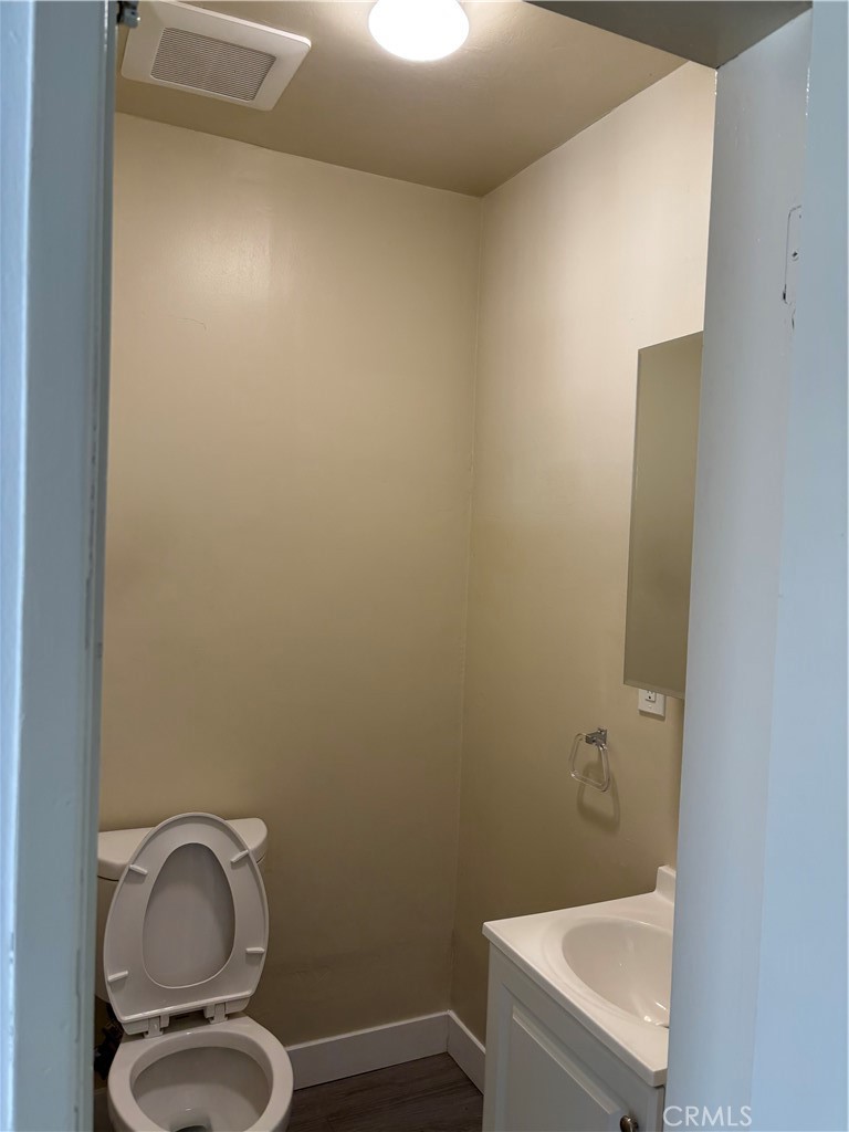 https://media.crmls.org/medias/dd889e26-ba7a-4ff5-a4a8-ab4988d072b7.jpg?preset=X-Large