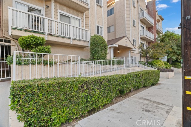 Detail Gallery Image 35 of 45 For 5135 Zelzah Ave #201,  Encino,  CA 91316 - 2 Beds | 2 Baths