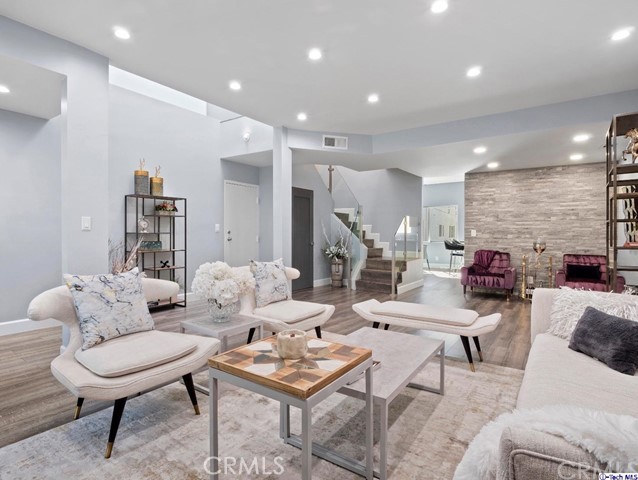 2 Bed Home for Sale in Studio City, California