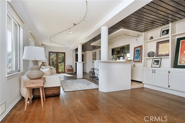 Detail Gallery Image 26 of 40 For 8383 Wyndham Rd, Los Angeles,  CA 90046 - 3 Beds | 2/1 Baths