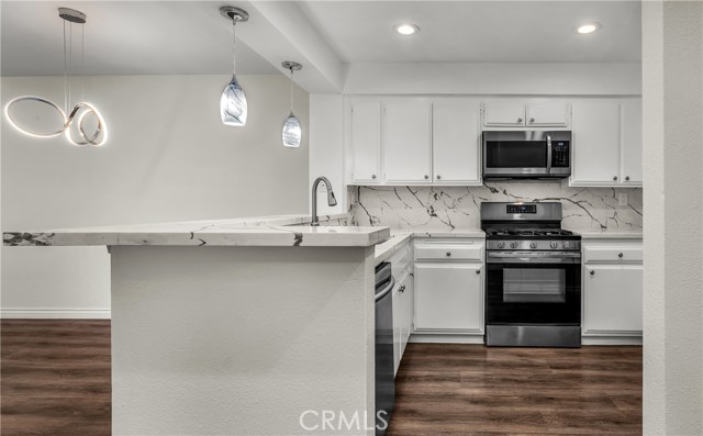 16866 Kingsbury photo 20