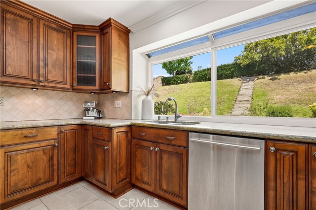 20681 Via Amarilla, Yorba Linda CA: https://media.crmls.org/medias/dd899c46-f5c3-4908-9328-412b105197f5.jpg