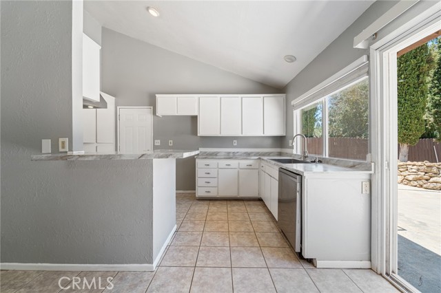 4005 Joelton Drive, Agoura Hills CA: https://media.crmls.org/medias/dd8a13ae-9ab2-4276-9e30-ffd7971d9190.jpg